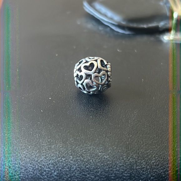 Heart charm - Picture 2 of 2